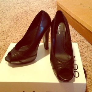 Aldo black heels!