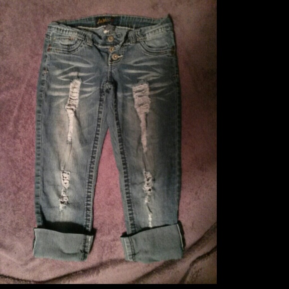 Distressed denim capri's