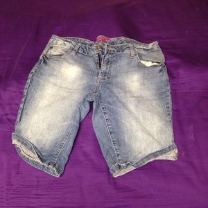 Bermuda Blue jeans