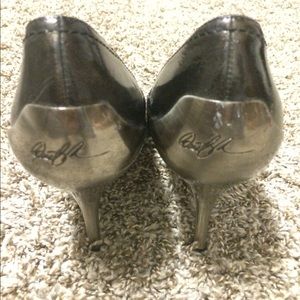 Donald Pliner Pointed Toe Heels in metallic Black