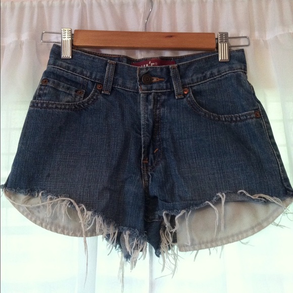 High waisted Levi shorts