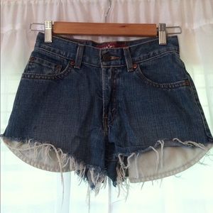 High waisted Levi shorts