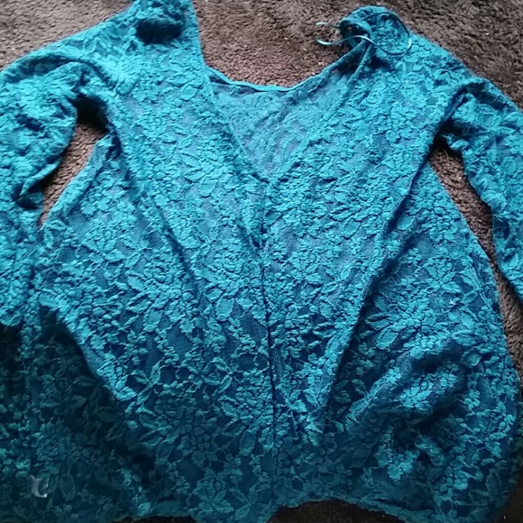Top - Picture 2 of 3