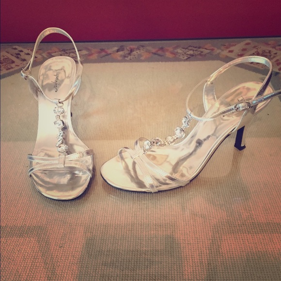 Silver Jacqueline Ferrar heels!