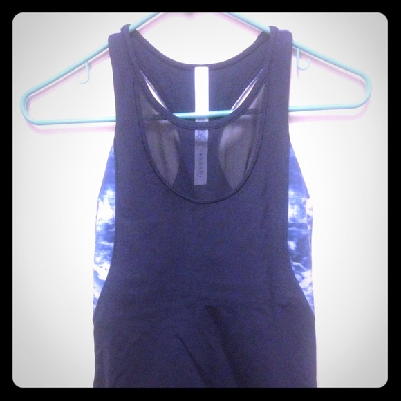 Lululemon  Mesh with Me tank