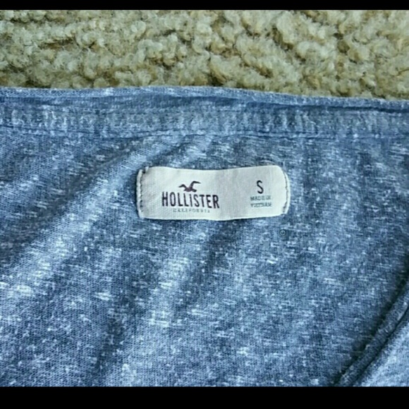 Hollister Grey T-shirt - Picture 2 of 2