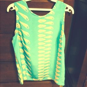 Summer shell print tank-beach perfect!