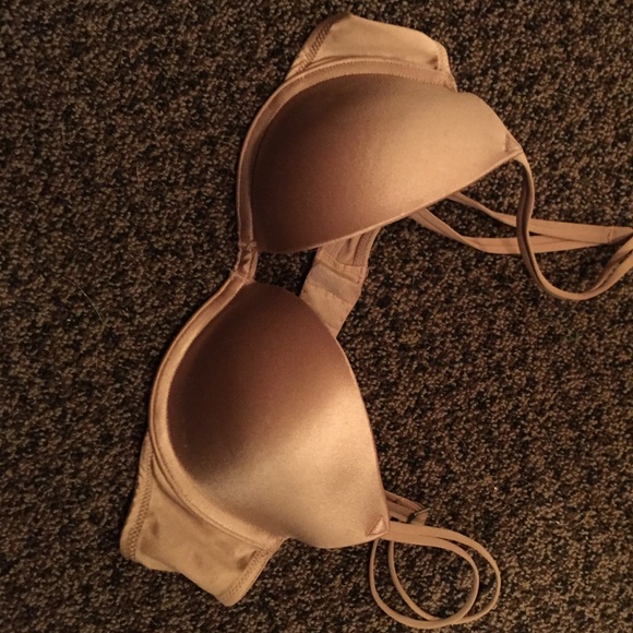 Nude push-up 32B