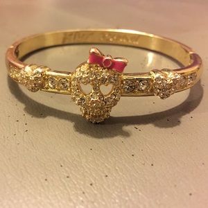 Betsey Johnson skull bracelet