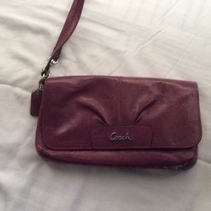 Coach patent clutch