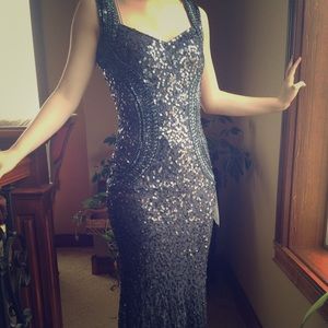 🎉NWT🎉Classy blue sequined gown