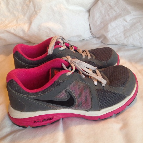 Nike Dual Fusion ST 2 Running Shoes