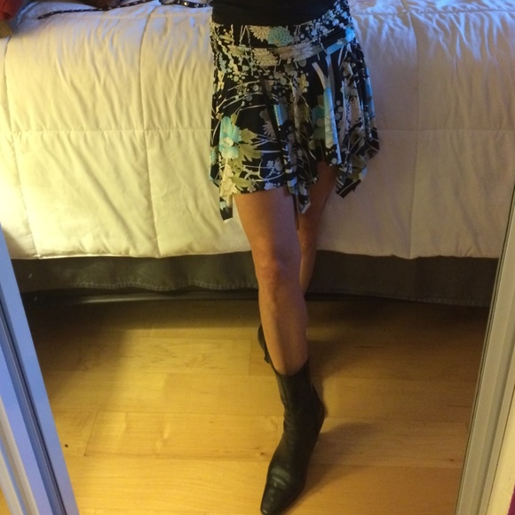 Spring skirt is adorable✨✨ - Picture 2 of 4