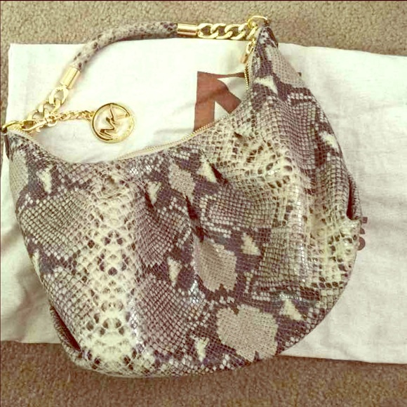-sold-  Michael Kors Phyton Hobo