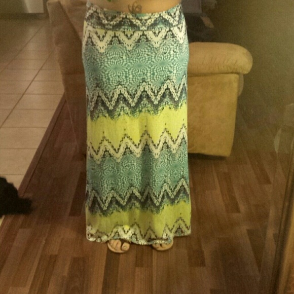 Skirt - Picture 2 of 3