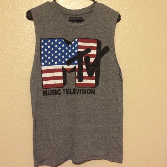 Muscle tee
