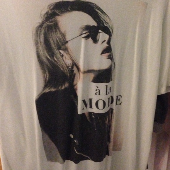 Cara delvigne t shirt