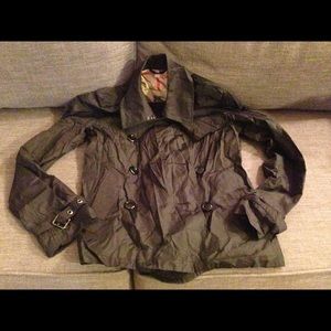 No longer available. Foldable rain coat/peacoat