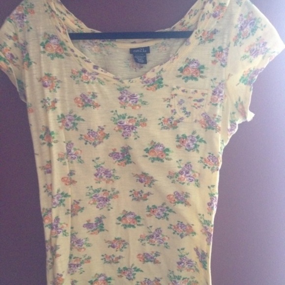 SPRING TOP BUNDLE💕💗 - Picture 4 of 4