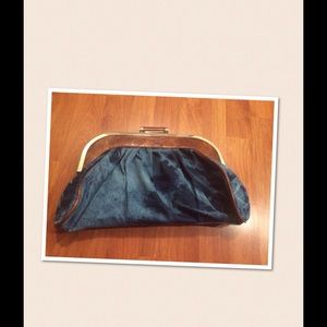 Prewash jean clutch
