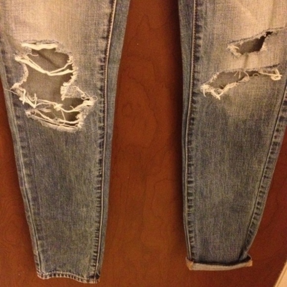 AEO Destroyed Skinny Jeans - Picture 3 of 3