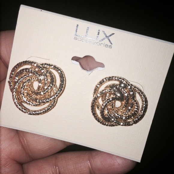 Earring - Picture 3 of 4