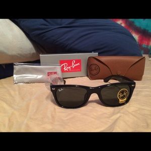 New Wayfarer Ray Ban Sunglasses