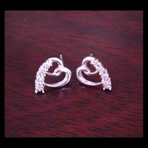 10k White Gold Diamond Heart Earrings