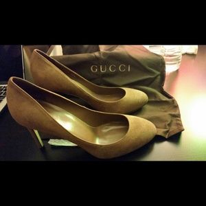 Brand new authentic 100% Gucci pumps!