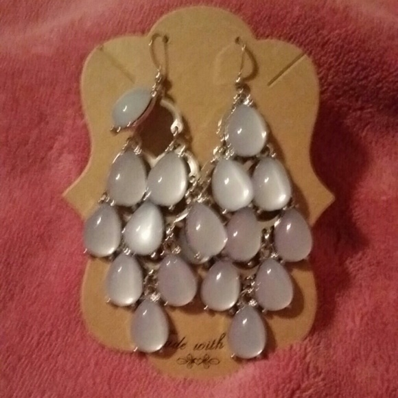 Earrings - Picture 1 of 1