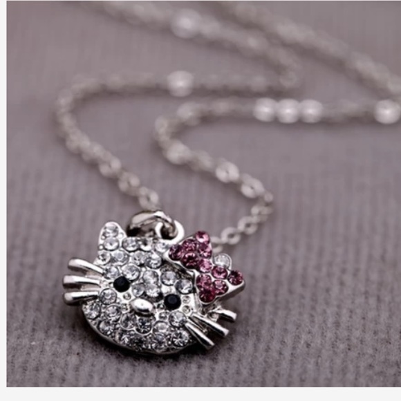Hello kitty necklace