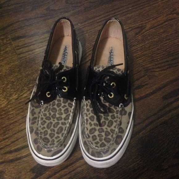 Cheetah and black sperry's