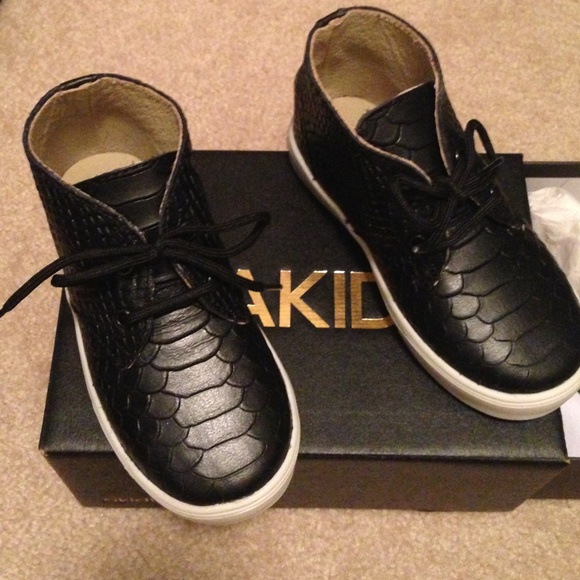 akid shoes