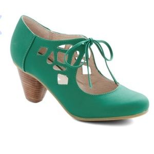 NEW Emerald Retro Chelsea Crew 1940s Inspired Heel
