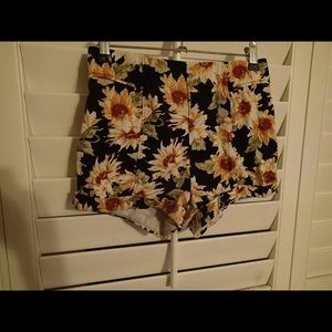 Sun Flower Mid-Rise Shorts
