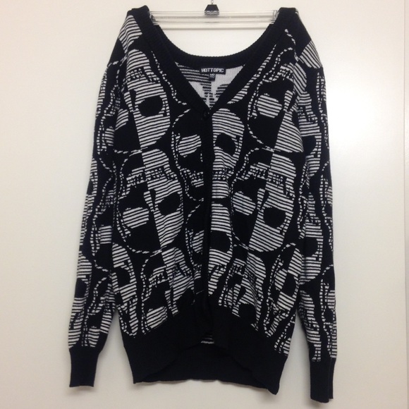 skull sweater - Picture 2 of 4