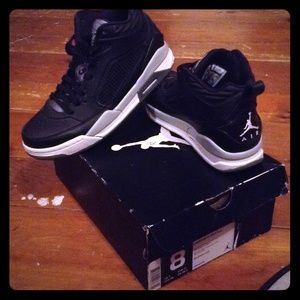 ➡️PRICE DROP⬅️Jordan flights 9.5