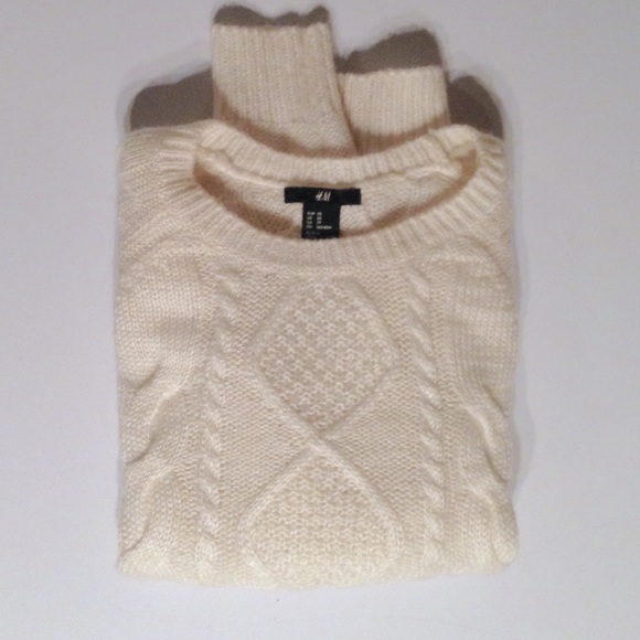 Cream cable knit H&M sweater