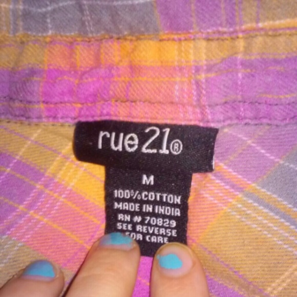Plaid Rue21 three quarter lank sleeves - Picture 3 of 3