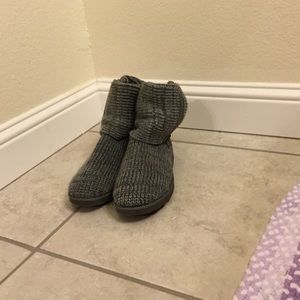 Grey knit boots