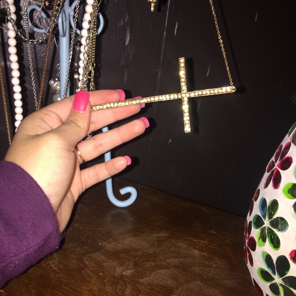 Cross necklace - Picture 1 of 1