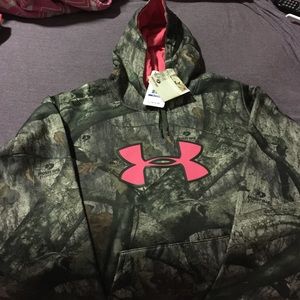 Under Armour sweatshirt