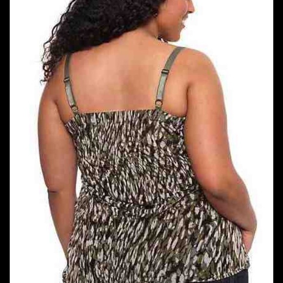 NW TORRID TANK TOP plus blouse SIZE 0X 2X 3X 0 2 3 - Picture 2 of 4