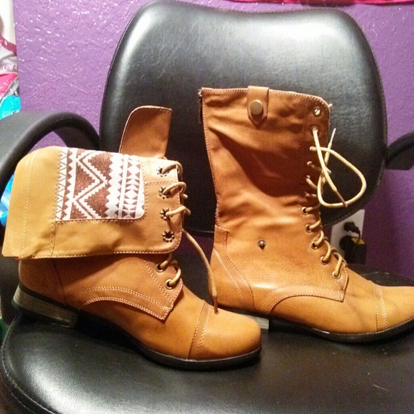Boots - Picture 2 of 3