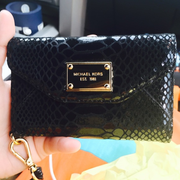 Michael kors iPhone 4/4s wristlet