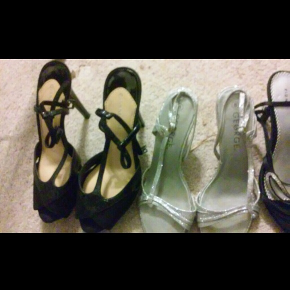 Four pairs of size 8-8 1/2 heels - Picture 3 of 3
