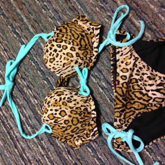 Victoria secrets (push up) bikini top & bottoms.