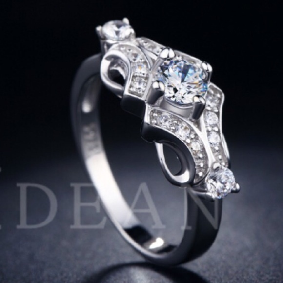 🆕 Gorgeous 925 Stamped CZ Ring
