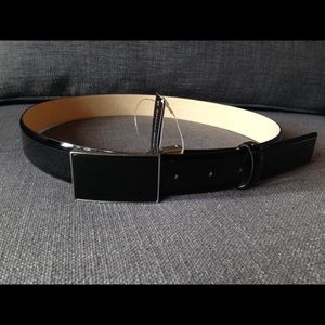 Patten leather belt in black