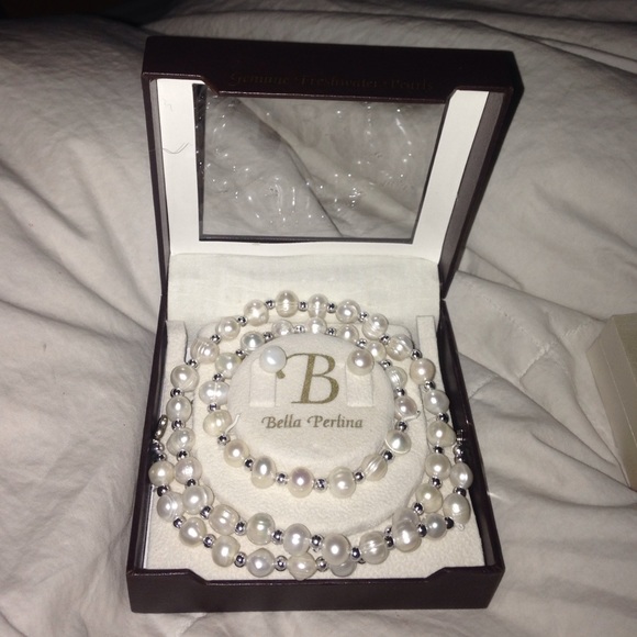 Bella Perlina genuine freshwater pearl set